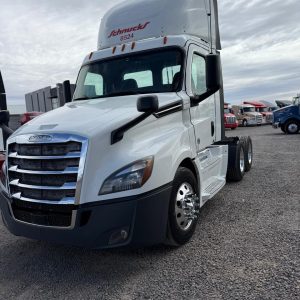 FREIGHTLINER CASCADIA JT3684