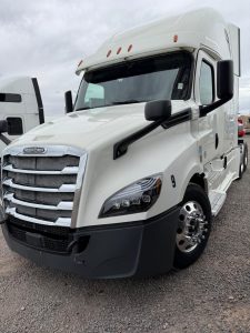 FREIGHTLINER CASCADIA JW4193